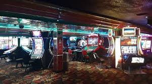 Antarmuka aplikasi mobile datajitu menampilkan menu sportsbook, kasino live, slot game, dan navigasi akun